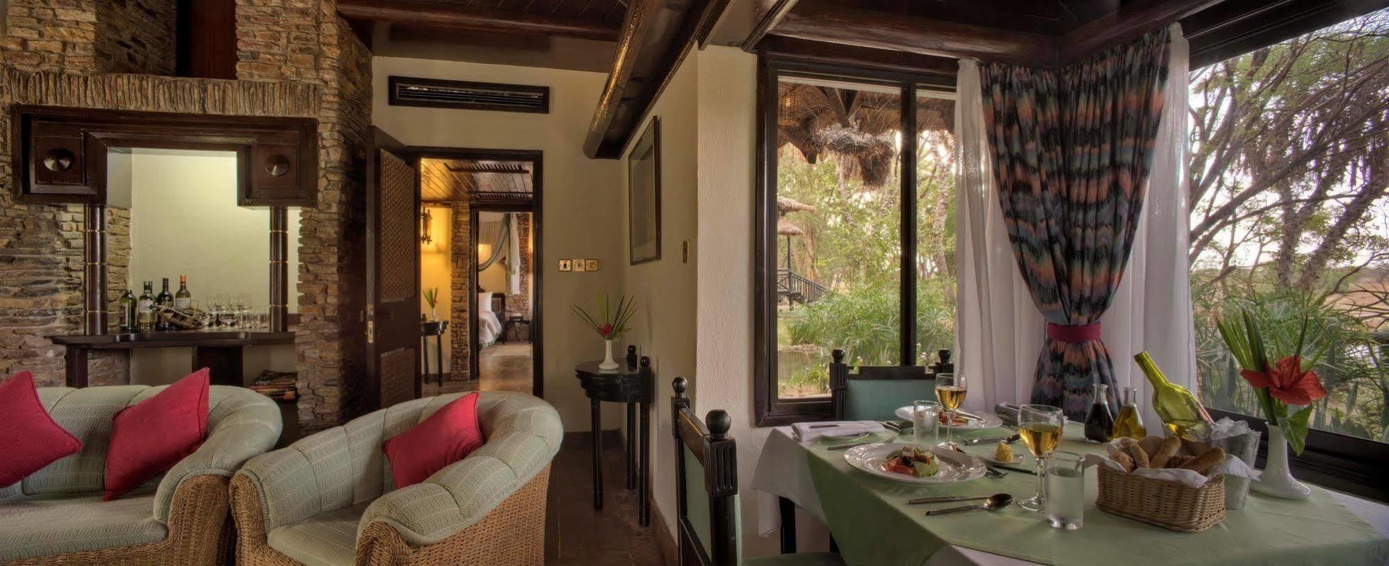 Sarova Shaba Game Lodge Archers Post Εξωτερικό φωτογραφία
